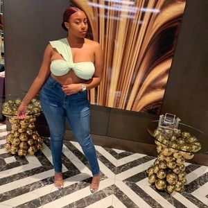 Meet your Posher, Zna